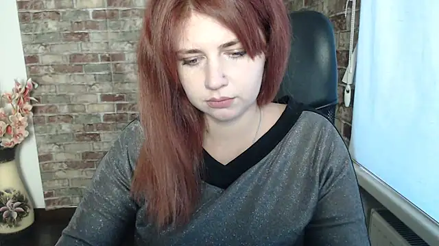 Lizzy Love online show from 12.04.24