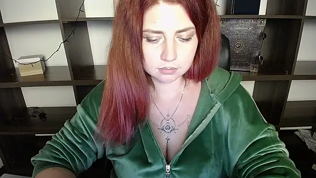 Lizzy Love online show from 01.21.25