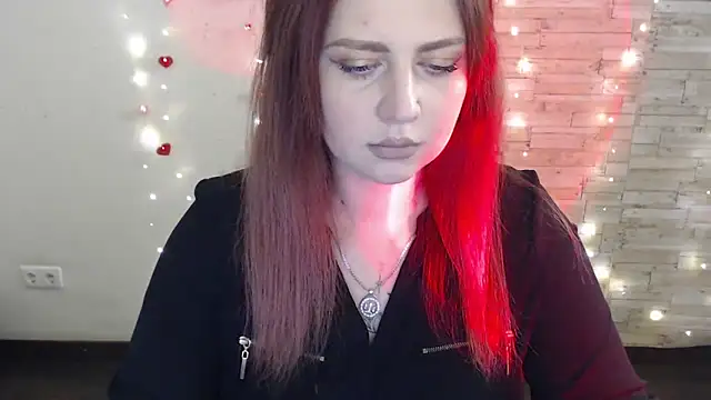 Lizzy Love online show from 02.04.25