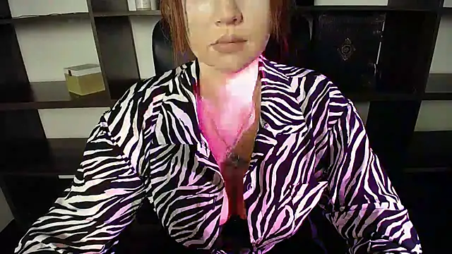 Lizzy Love online show from 02.18.25