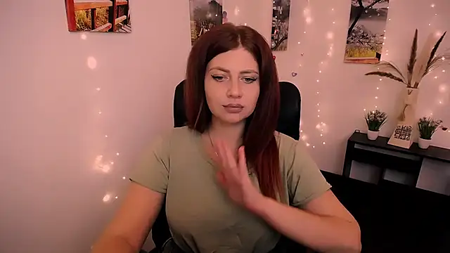 Lizzy Love online show from 09.15.25