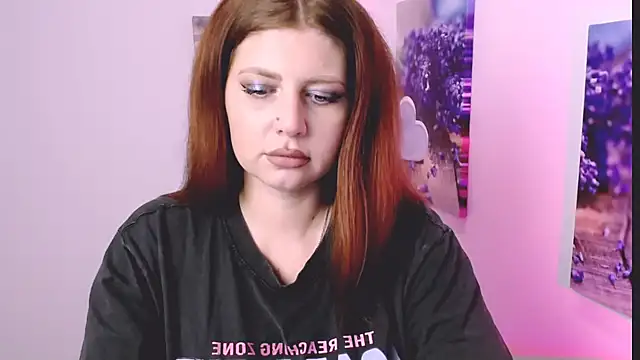 Lizzy Love online show from 12.03.25