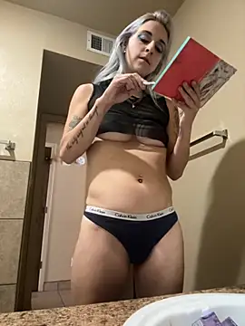 Snapshot of brooklyn3twelve chatting on 10.11.25 brooklyn3twelve online show from 10.11.25