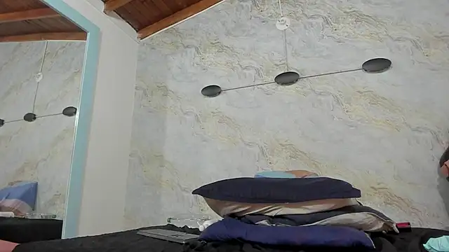 Snapshot of hari_lissaw chatting on 01.14.25 hari lissaw online show from 01.14.25