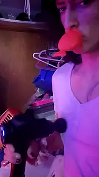 Snapshot of gurlnips chatting on 10.18.25 gurlnips online show from 10.18.25
