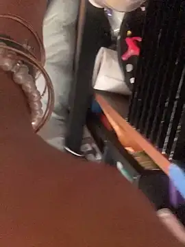 gurlnips online show from 12.04.25