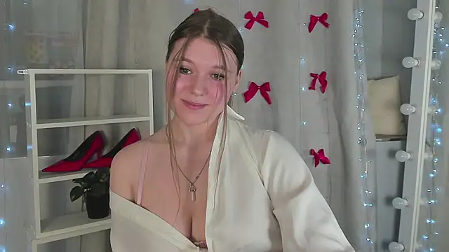 Rebecca Kelly online show from 01.05.25