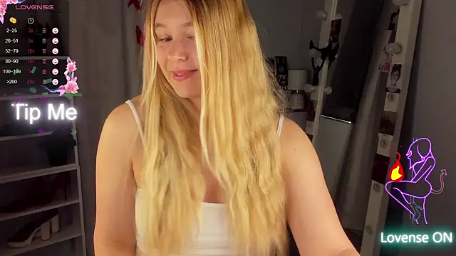 Rebecca Kelly online show from 09.13.25