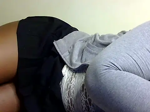 Snapshot of Sexxy_slim_honey chatting on 10.21.25 Sexxy slim honey online show from 10.21.25