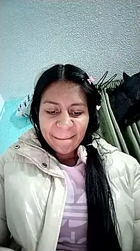 Snapshot of Tiphanydirty3 chatting on 10.02.25 Tiphanydirty3 online show from 10.02.25