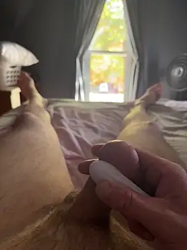 Snapshot of Tyler98425 chatting on 10.27.25 Tyler98425 online show from 10.27.25