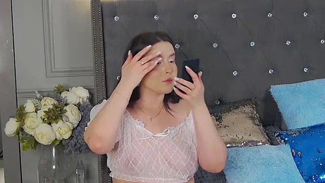 TrishaWinslet online show from 01.10.25