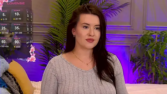 TrishaWinslet online show from 02.28.25