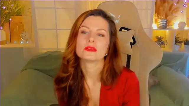 Snapshot of April_o_Nill chatting on 12.18.24 April o Nill online show from 12.18.24