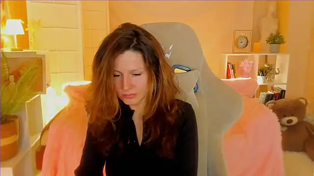 Snapshot of April_o_Nill chatting on 02.13.25 April o Nill online show from 02.13.25