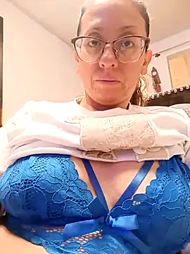 miss hanna07 online show from 10.28.25