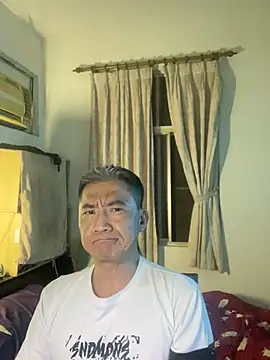 YuHsuant online show from 02.07.25