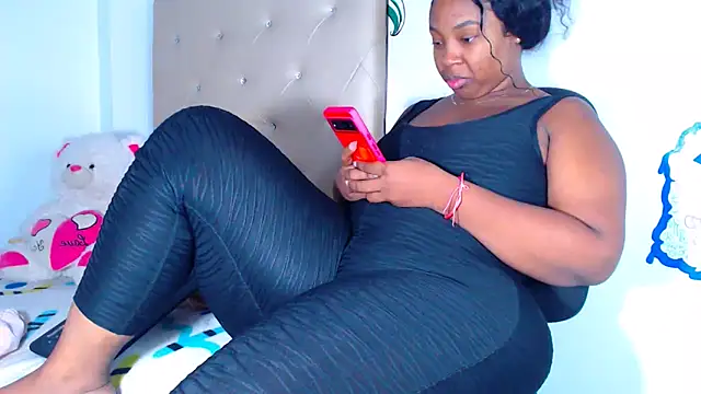 Snapshot of Megaanfox chatting on 02.13.25 Megaanfox online show from 02.13.25