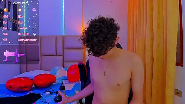 Snapshot of Nathan_Bluee chatting on 02.15.25 Nathan Bluee online show from 02.15.25