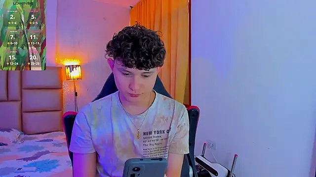 Snapshot of Nathan_Bluee chatting on 03.02.25 Nathan Bluee online show from 03.02.25