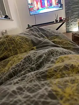 Snapshot of Bick_dick1997 chatting on 02.02.25 Bick dick1997 online show from 02.02.25