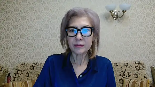 Snapshot of Elegant00Lady chatting on 10.03.25 Elegant00Lady online show from 10.03.25