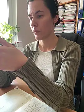 Snapshot of Sara_darling chatting on 03.19.25 Sara darling online show from 03.19.25