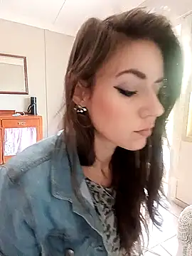 Snapshot of Missmesexycouple69 chatting on 09.20.25 Missmesexycouple69 online show from 09.20.25