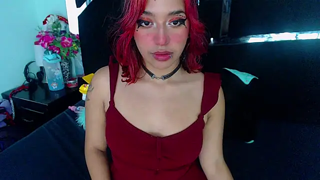 Snapshot of UnderBaby_ chatting on 12.19.24 UnderBaby online show from 12.19.24
