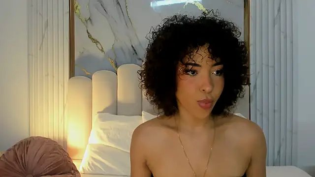Snapshot of OSHUN_ chatting on 03.06.25 OSHUN online show from 03.06.25