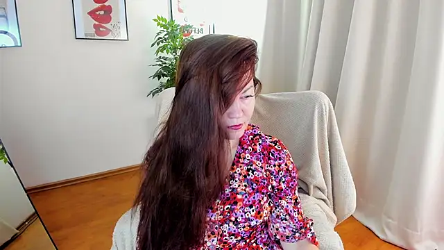 VanessaSmuth online show from 10.05.25