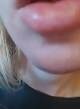 Snapshot of Linda_999 chatting on 12.20.24 Linda 999 online show from 12.20.24