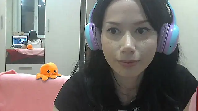 Snapshot of SashaGrinch chatting on 02.02.25 SashaGrinch online show from 02.02.25