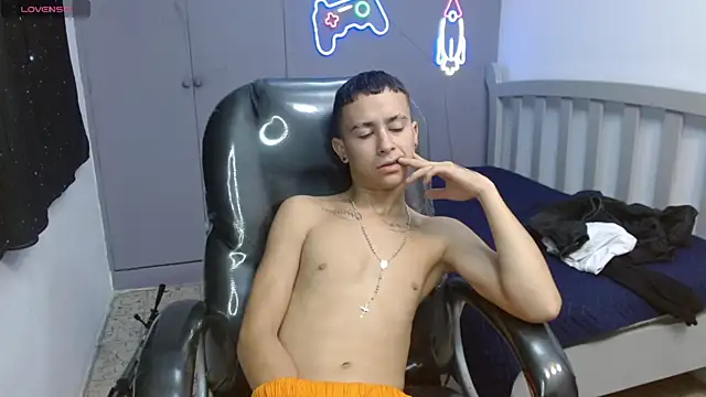 Xavii18 online show from 03.05.25