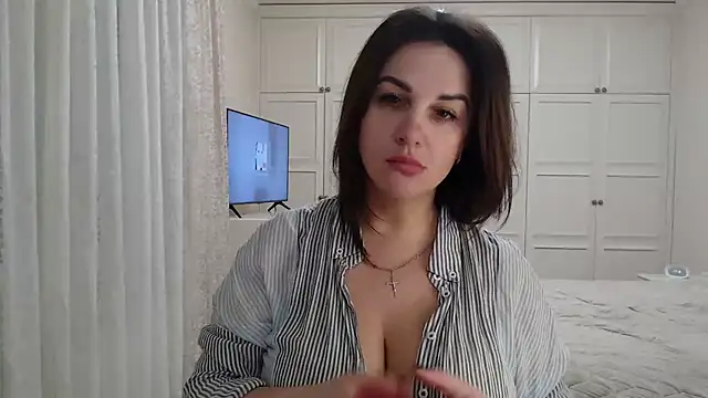 Snapshot of Dina0908 chatting on 02.04.25 Dina0908 online show from 02.04.25