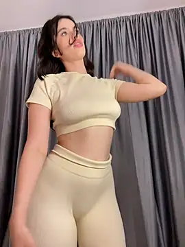 Snapshot of Mavi_Coless chatting on 02.21.25 Mavi Coless online show from 02.21.25