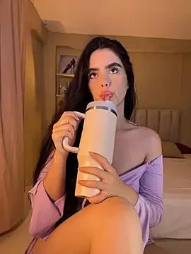 Snapshot of Mavi_Coless chatting on 11.06.25 Mavi Coless online show from 11.06.25