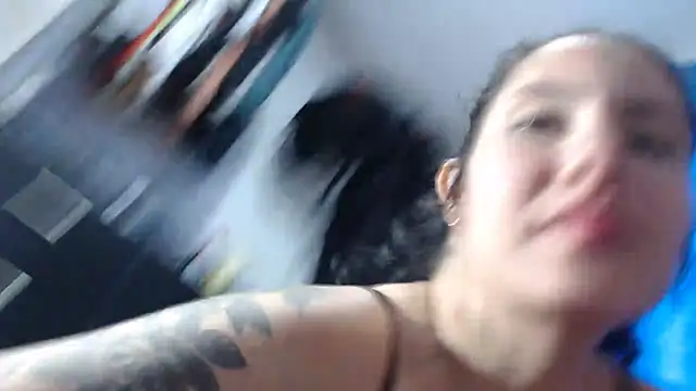 Snapshot of sweettaty chatting on 01.19.25 sweettaty online show from 01.19.25