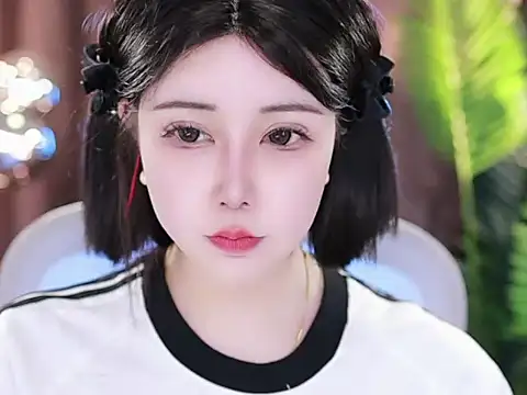 Qiaoqiao  online show from 03.22.25