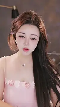 Qiaoqiao  online show from 11.03.25