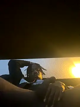 Snapshot of einRowdey chatting on 11.05.25 einRowdey online show from 11.05.25