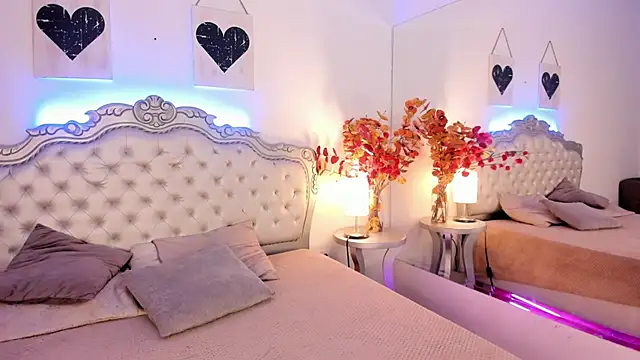 NiaColusi online show from 10.22.25