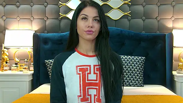 LeyaCass online show from 01.10.25