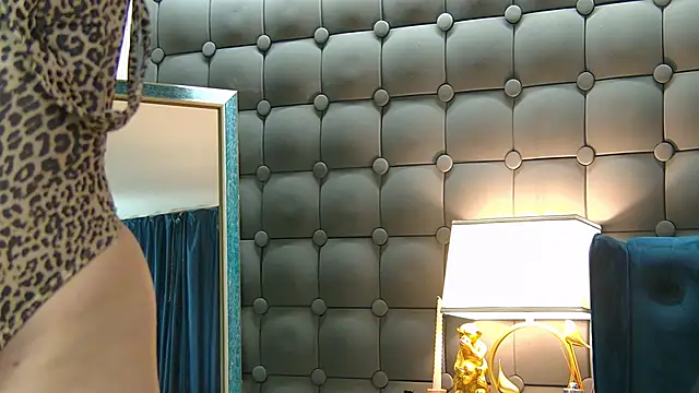 LeyaCass online show from 02.02.25