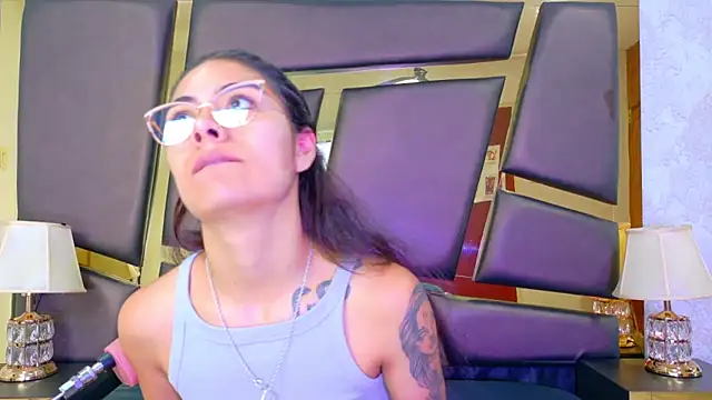 NicoleEsposito online show from 12.02.25