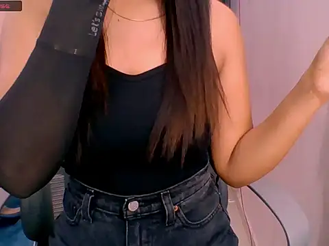 Snapshot of Nicole-wallace chatting on 09.28.25 Nicole-wallace online show from 09.28.25