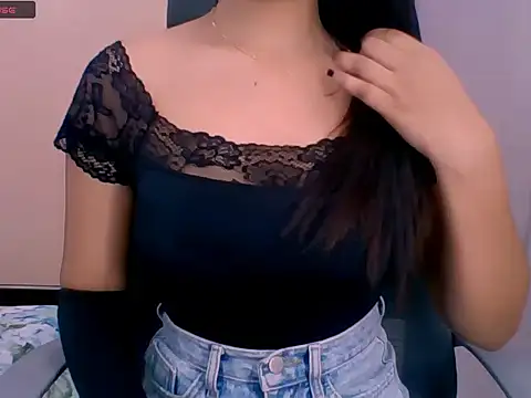 Snapshot of Nicole-wallace chatting on 10.07.25 Nicole-wallace online show from 10.07.25