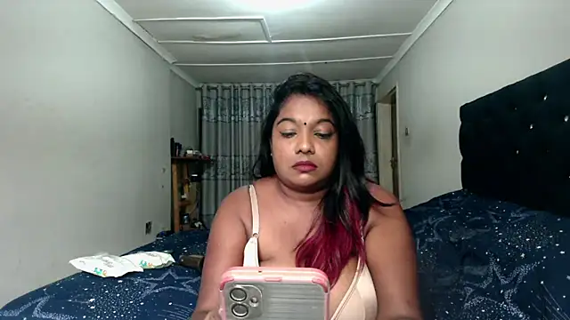 Snapshot of Indianmayaxoxo chatting on 02.01.25 Indianmayaxoxo online show from 02.01.25
