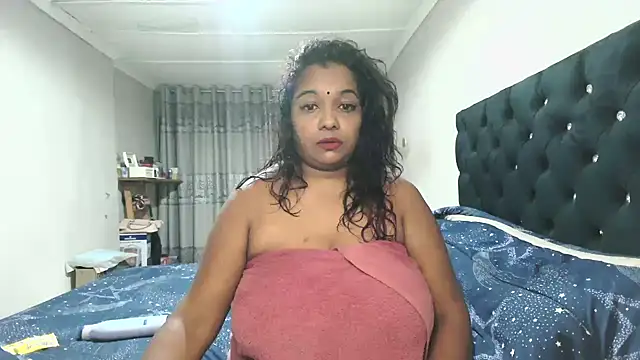 Snapshot of Indianmayaxoxo chatting on 10.11.25 Indianmayaxoxo online show from 10.11.25