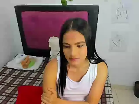 Snapshot of AlondraFoxx chatting on 09.18.25 AlondraFoxx online show from 09.18.25